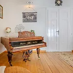 A Piece Of History Apartament *