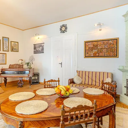 Lägenhet A Piece Of History