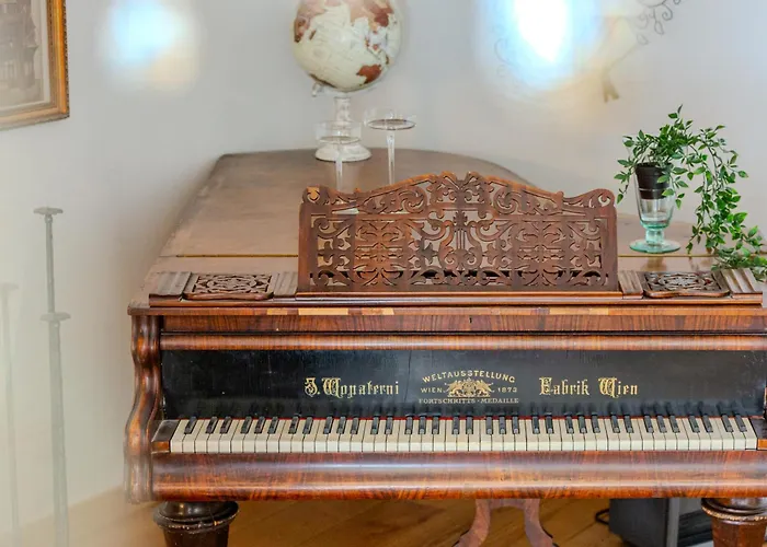 A Piece Of History Apartment *